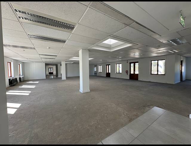 1,315M² OFFICE TO LET IN SANDTON CENTRAL